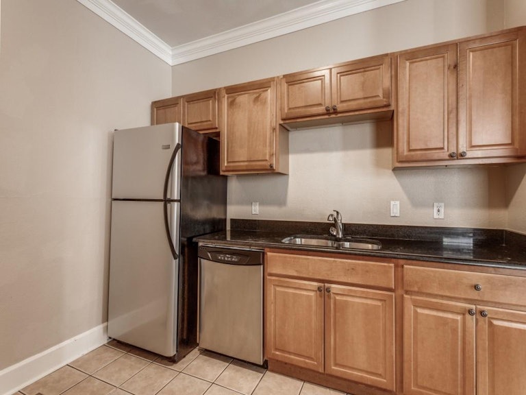 Photo 18 of 40 - 5200 Victor St, Dallas, TX 75214