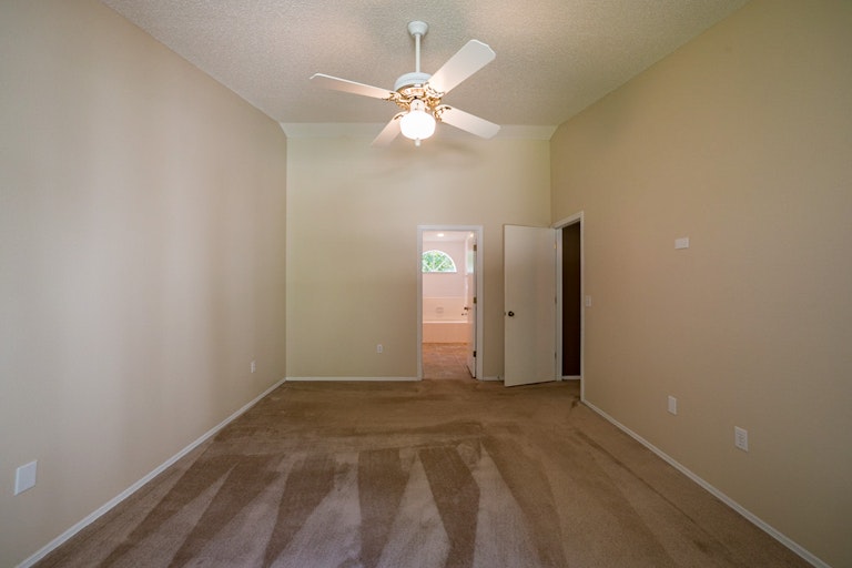 Photo 11 of 22 - 8708 Black Creek Blvd, Orlando, FL 32829