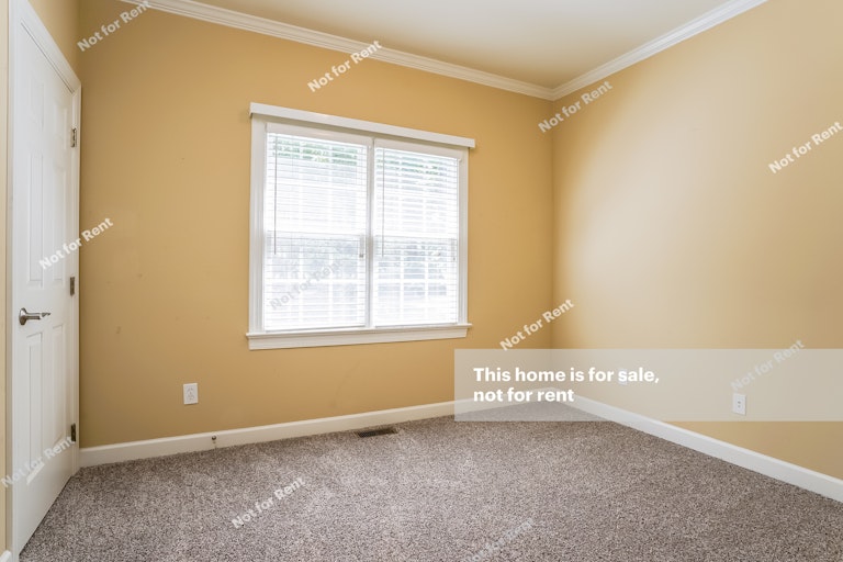 Photo 12 of 25 - 609 Crossway Ln, Holly Springs, NC 27540