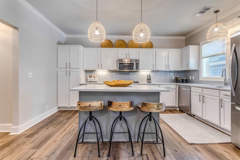Photo 12 of 38 - 405 N Bradley St, McKinney, TX 75069