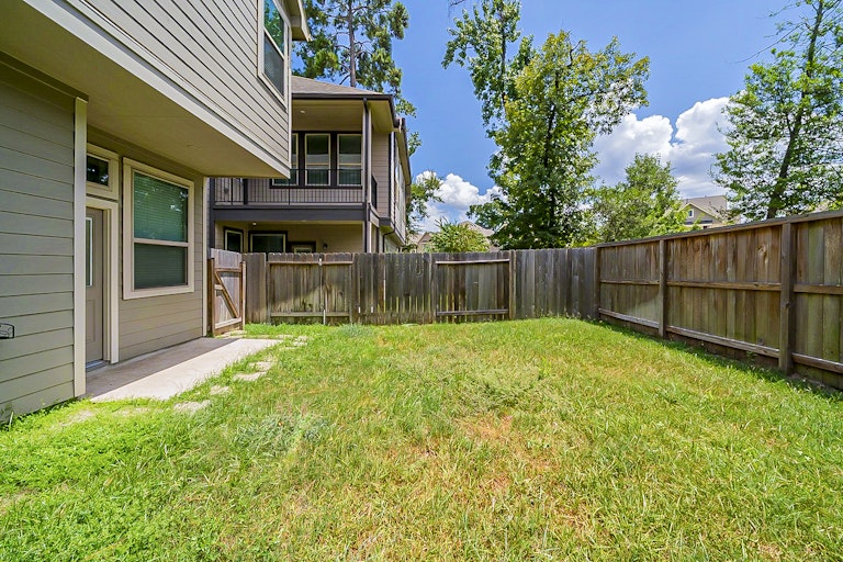 Photo 32 of 32 - 12426 Alora Bluff Trl, Humble, TX 77346