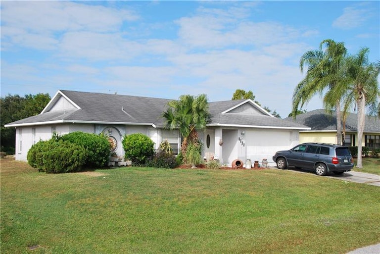 Photo 1 of 19 - 7055 Strawberry St, Englewood, FL 34224