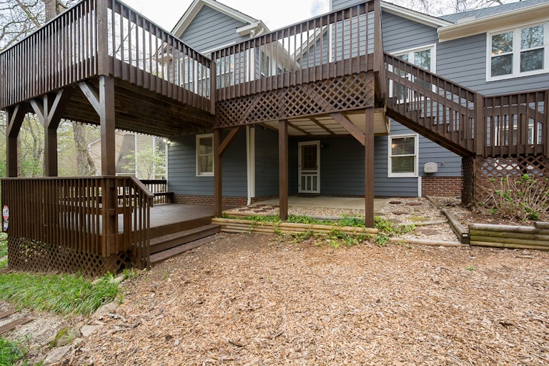 Photo 5 of 30 - 8604 Carolingian Ct, Raleigh, NC 27615