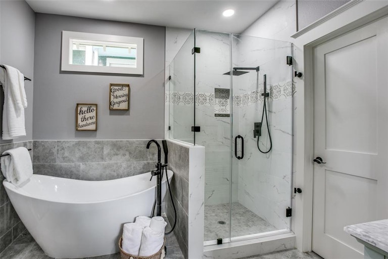 Photo 23 of 38 - 724 W Melwood St, Houston, TX 77009