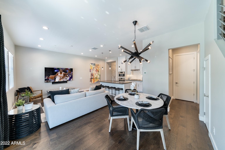 Photo 9 of 39 - 3200 N 39th St #14, Phoenix, AZ 85018