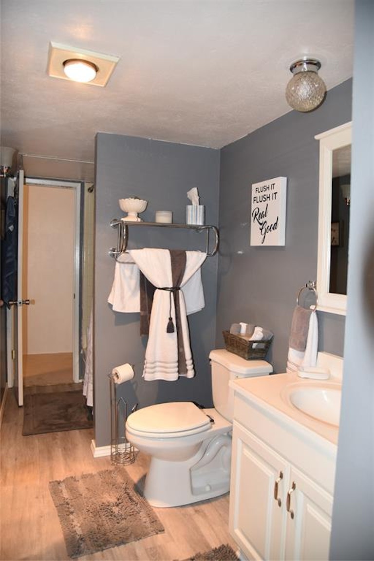 Photo 6 of 19 - 3821 Bridalwreath Dr, Fort Worth, TX 76133