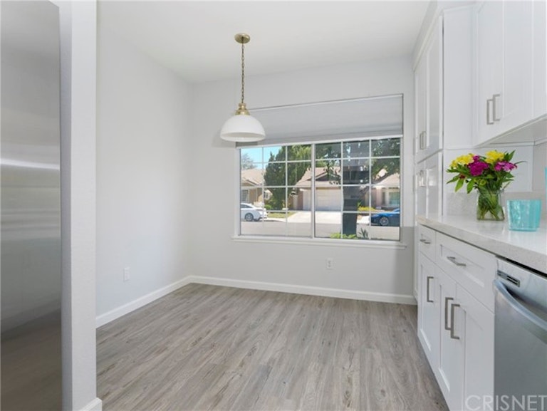 Photo 4 of 28 - 27237 Blakely Pl, Valencia, CA 91354