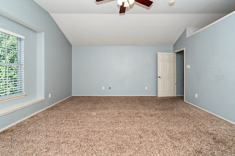 Photo 24 of 25 - 10252 Dawson Trl, Fort Worth, TX 76108