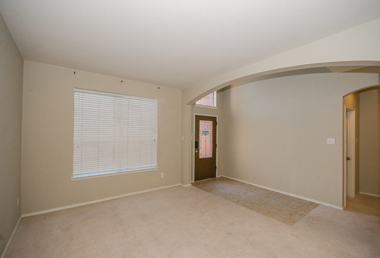 Photo 13 of 30 - 905 Crockett Dr, Lavon, TX 75166