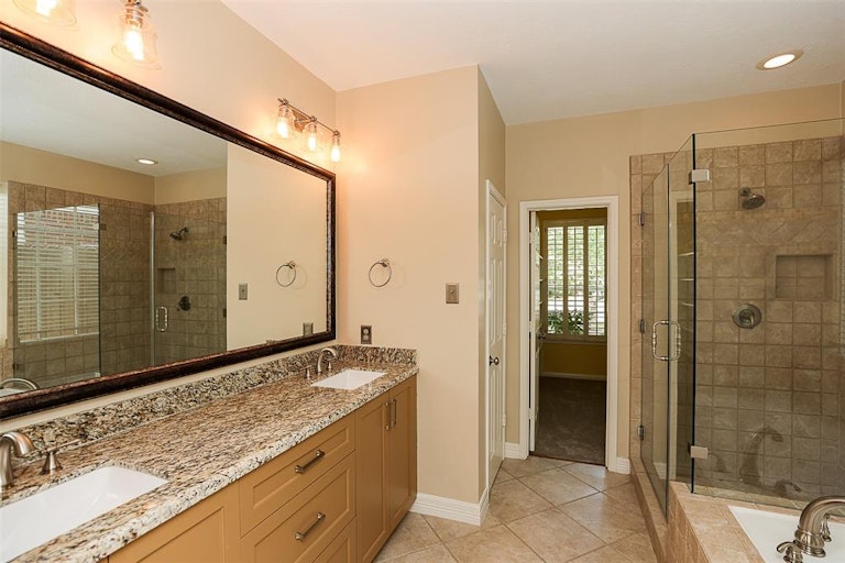 Photo 24 of 50 - 16011 Camillia Trl, Tomball, TX 77377