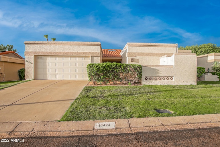 Photo 1 of 32 - 10424 E Cinnabar Ave, Scottsdale, AZ 85258