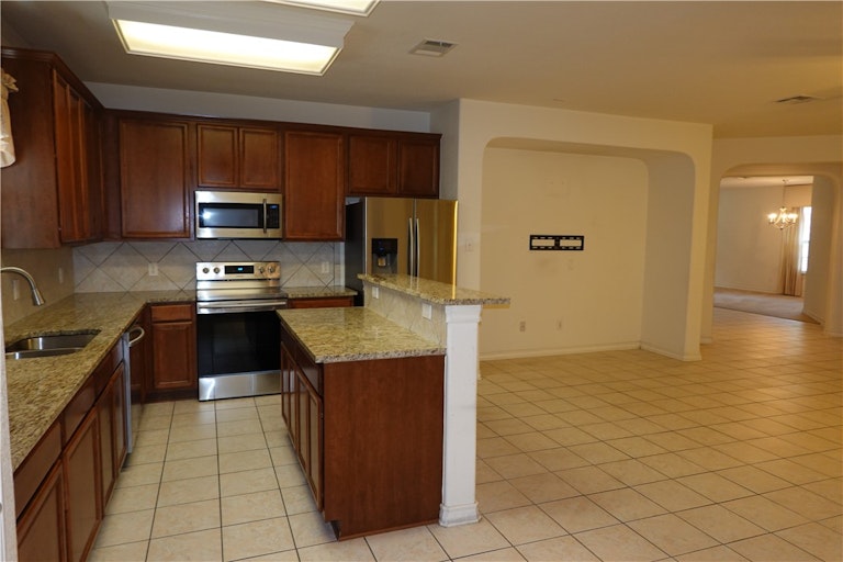 Photo 7 of 33 - 329 Island Oak Dr, Austin, TX 78748