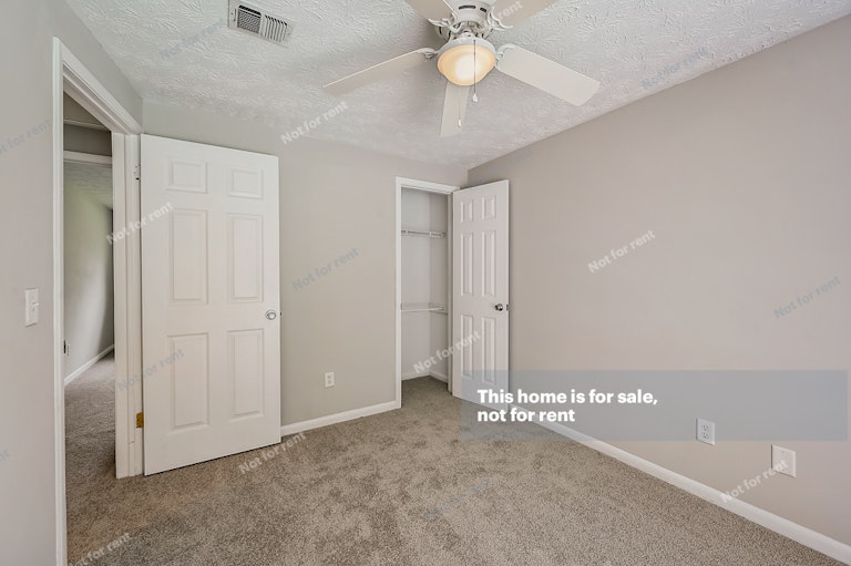 Photo 16 of 24 - 6937 Oriely Dr S, Jacksonville, FL 32210