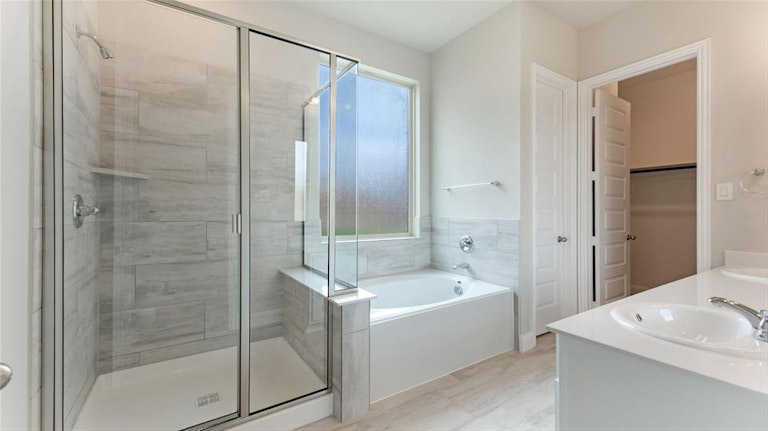 Photo 15 of 28 - 2260 High Plain Ln, Waxahachie, TX 75167
