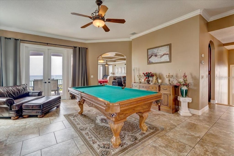 Photo 4 of 58 - 9548 W Gulf Blvd, Treasure Island, FL 33706