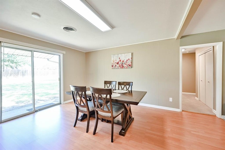 Photo 7 of 24 - 702 Paula St, Kennedale, TX 76060