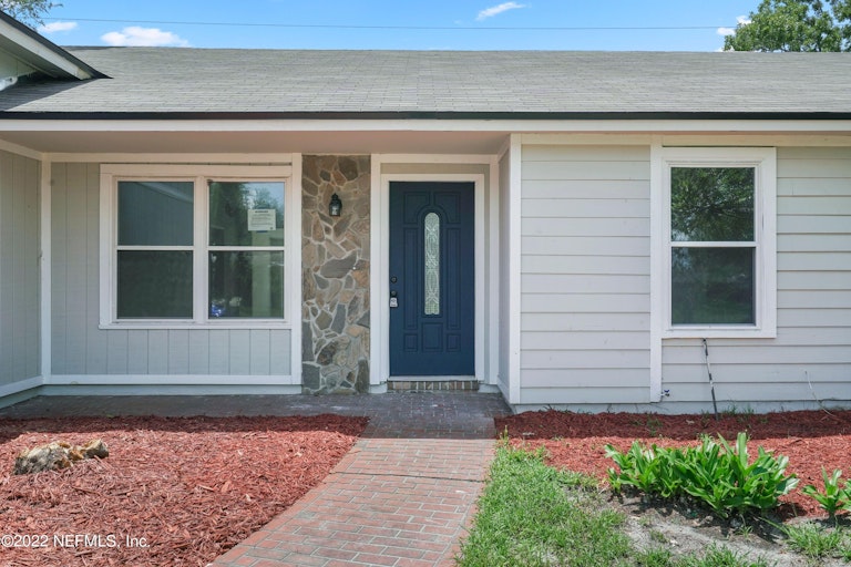 Photo 25 of 27 - 852 Maplewood Ln, Orange Park, FL 32065