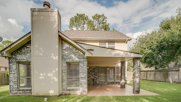 Photo 5 of 35 - 14426 Little Willow Walk, Houston, TX 77062