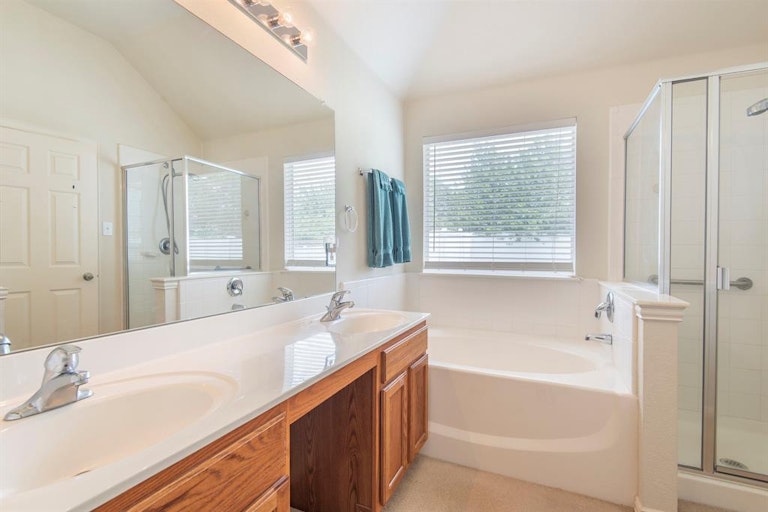 Photo 15 of 24 - 505 Hilltop Dr, Anna, TX 75409
