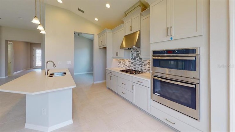 Photo 10 of 16 - 12794 Serene Bocage Pl, Riverview, FL 33569