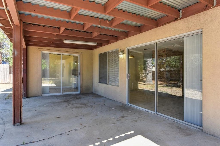 Photo 31 of 37 - 19 Sentido Ct, Sacramento, CA 95823