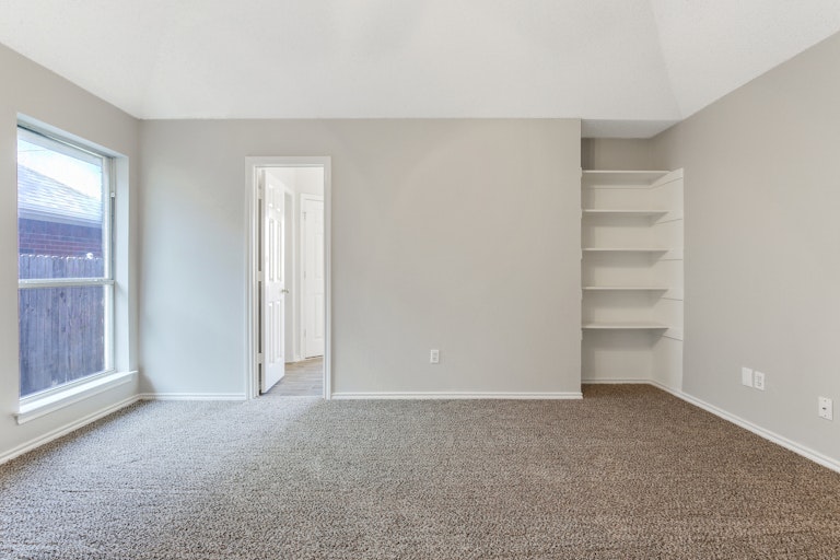 Photo 18 of 25 - 7428 Amber Dr, Watauga, TX 76148