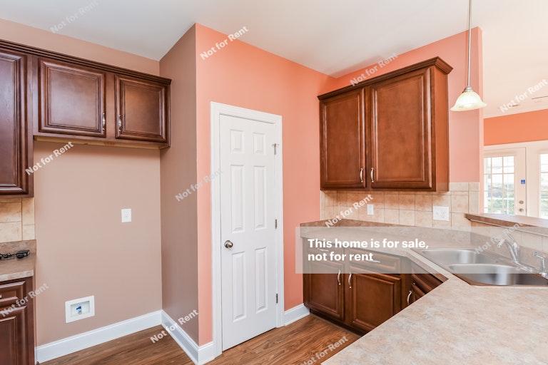 Photo 2 of 25 - 634 Lawson Cypress Ln, Fuquay Varina, NC 27526