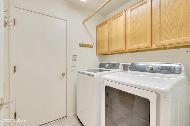 Photo 31 of 41 - 1527 W Sand Pebble Dr, Tucson, AZ 85737
