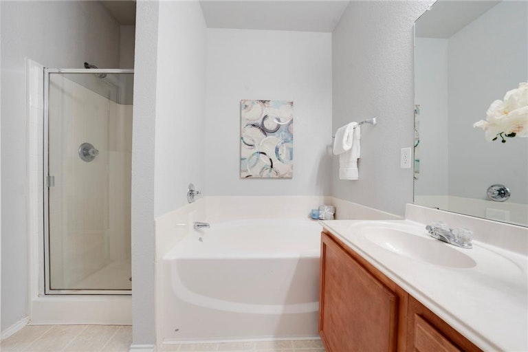 Photo 20 of 25 - 9873 Sparrow Hawk Ln, Fort Worth, TX 76108