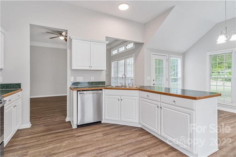 Photo 11 of 25 - 3661 Lake Spring Ave NW, Concord, NC 28027