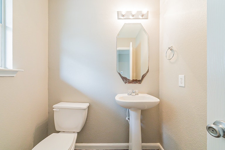 Photo 20 of 38 - 18910 Remington Mill Dr, Houston, TX 77073