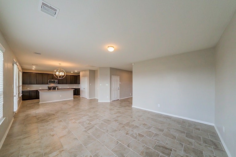 Photo 13 of 36 - 12731 Arcola Valley Ct, Houston, TX 77044