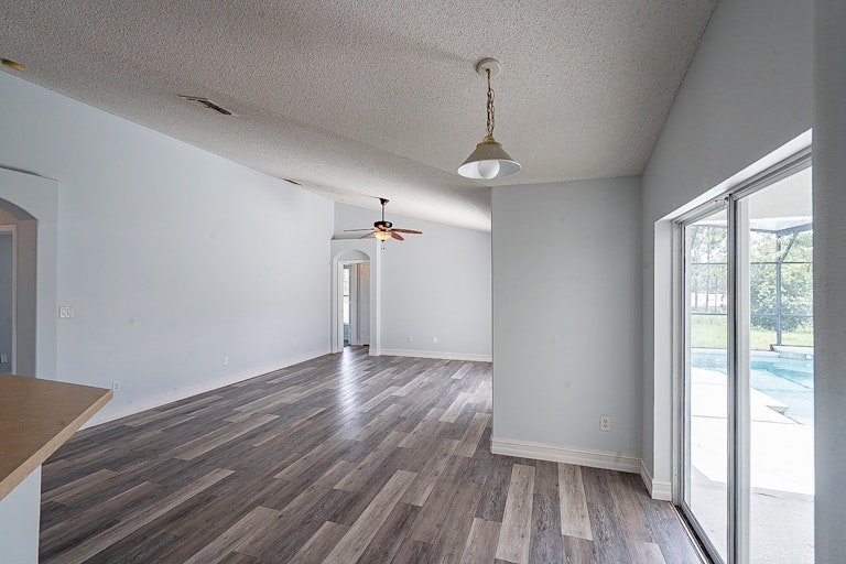 Photo 14 of 34 - 16220 Magnolia Hill St, Clermont, FL 34714