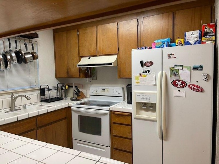 Photo 2 of 20 - 8409 Dara Way, Sacramento, CA 95828
