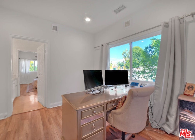 Photo 49 of 54 - 14826 Otsego St, Sherman Oaks, CA 91403