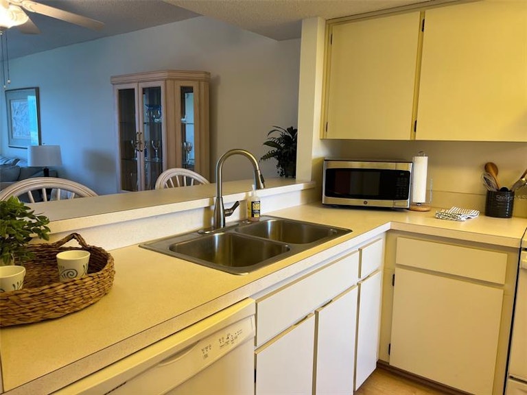 Photo 13 of 32 - 4550 Bay Blvd #1225, Port Richey, FL 34668