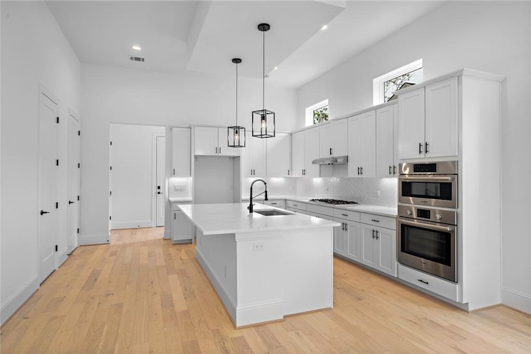 Photo 5 of 46 - 1420 Alexander St, Houston, TX 77008