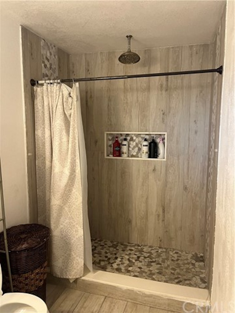 Photo 5 of 16 - 1929 E Oakland Ave, Hemet, CA 92544
