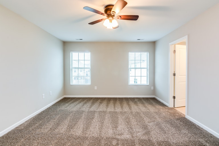 Photo 8 of 17 - 604 Lavenham Ln, Fuquay Varina, NC 27526