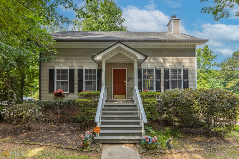 Photo 1 of 66 - 2859 Quinbery Dr, Snellville, GA 30039