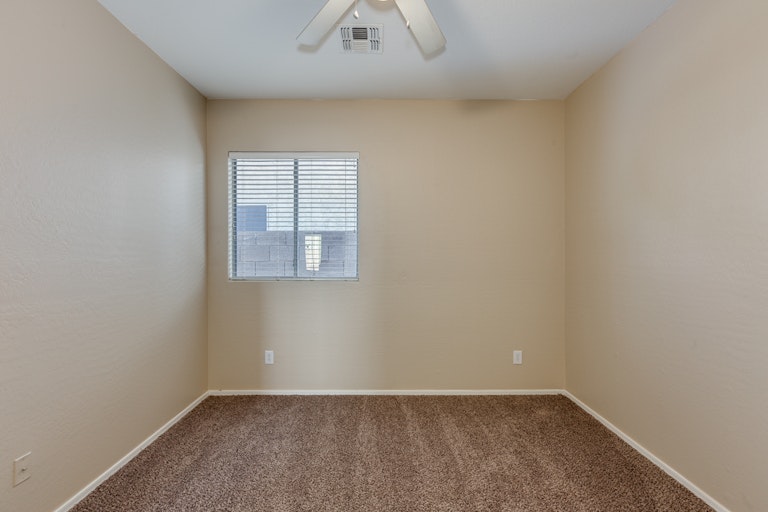 Photo 23 of 35 - 371 E Chelsea Dr, San Tan Valley, AZ 85140