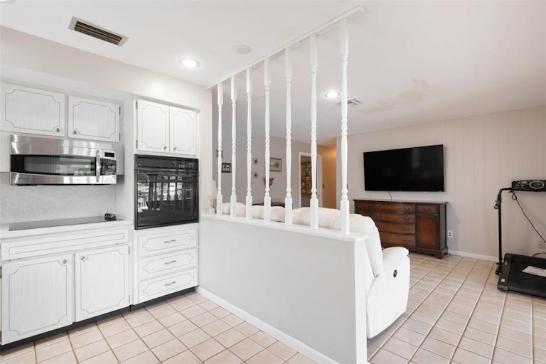 Photo 16 of 42 - 372 Westwinds Dr, Palm Harbor, FL 34683