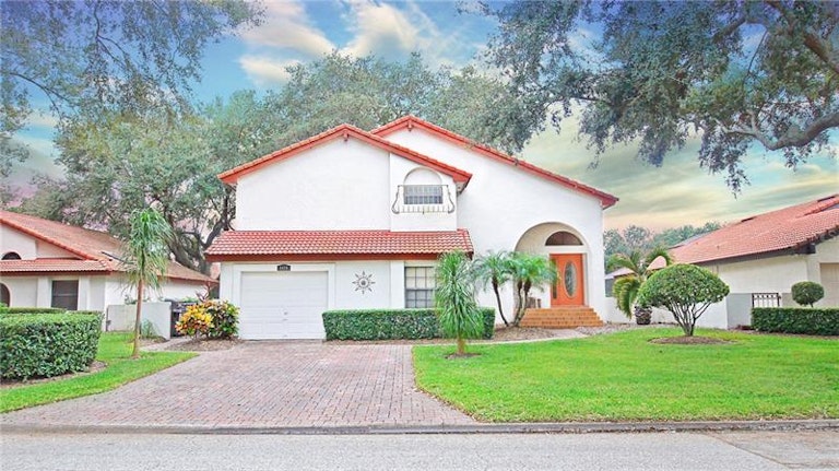 Photo 2 of 25 - 6470 Edgeworth Dr, Orlando, FL 32819