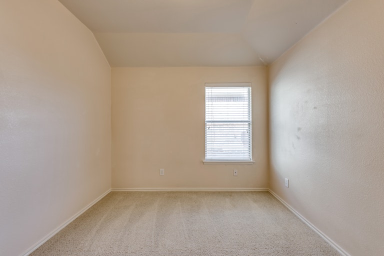 Photo 16 of 30 - 6337 Mystic Falls Dr, Fort Worth, TX 76179