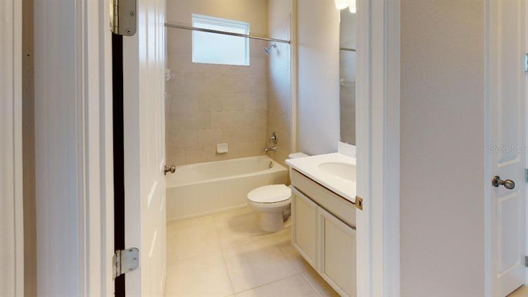 Photo 5 of 16 - 12794 Serene Bocage Pl, Riverview, FL 33569