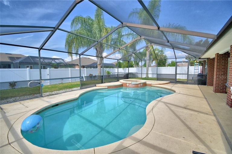 Photo 8 of 52 - 1593 Doves View Cir, Auburndale, FL 33823