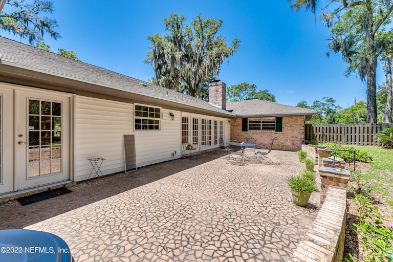 Photo 8 of 32 - 2080 Foxwood Dr, Orange Park, FL 32073