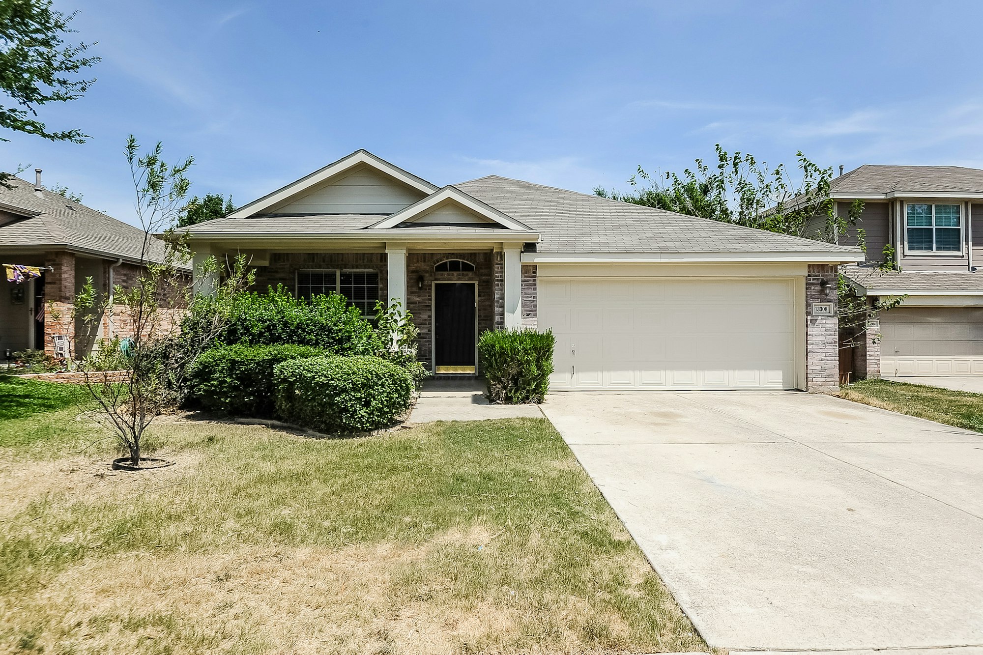 Photo 1 of 25 - 13308 Ridgepointe Rd, Fort Worth, TX 76244