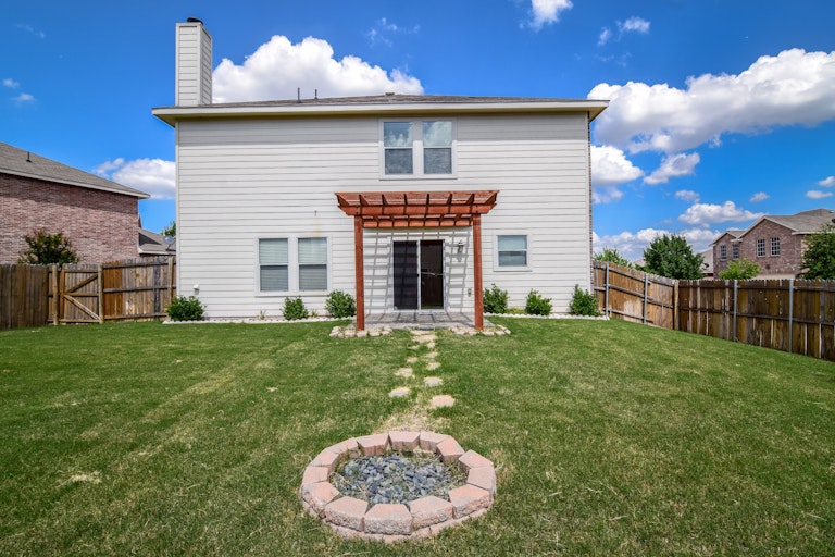 Photo 37 of 37 - 1701 Grassy View Dr, Fort Worth, TX 76131
