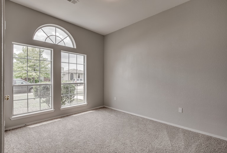Photo 22 of 28 - 6910 Todd Ln, Sachse, TX 75048